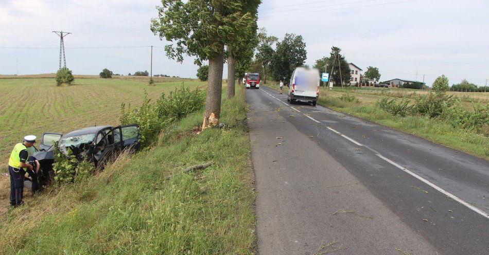 zdjęcie: Wypadek drogowy na trasie Tuchola - Kiełpin / fot. KPP w Tucholi