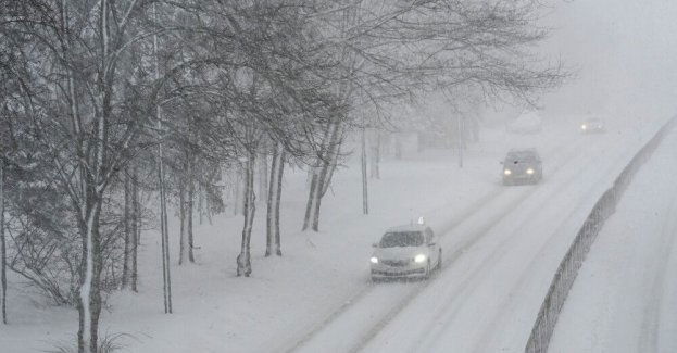 IMGW: zamiecie i zawieje śnieżne w przeważającej części kraju