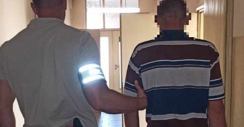 zdjęcie: Szybka reakcja trzebnickich policjantów doprowadziła do zatrzymania sprawcy kradzieży sklepowej / fot. KPP w Trzebnicy