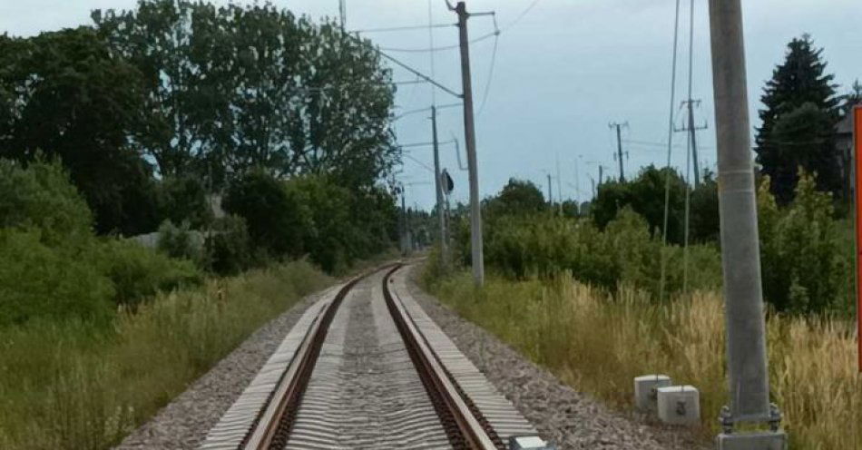 zdjęcie: Niebezpieczna sytuacja na torach. Policjanci wyjaśniają sprawę / fot. KPP w Ełku