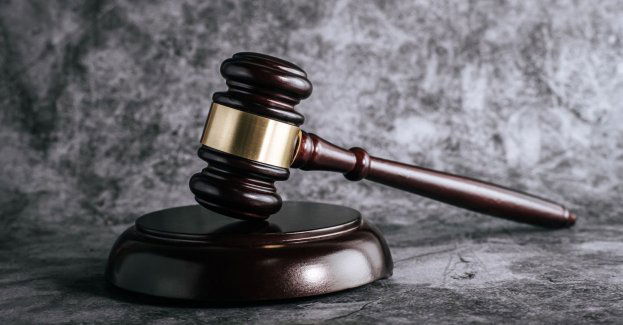 Prokuratura okręgowa przejęła sprawę podejrzanego o zabójstwo kolegi i podpalenie domu