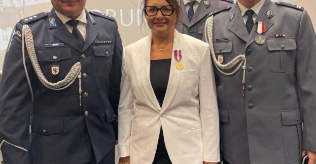 Awanse i odznaczenia grudziądzkich policjantów w Bydgoszczy