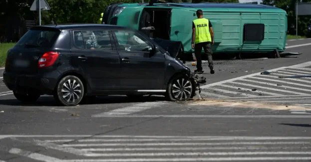 Lubelskie: odblokowana DW848 po zderzeniu samochodu z busem pasażerskim; 10 osób w szpitalach
