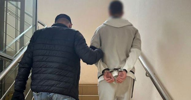 Północ - Policjanci zatrzymali podejrzanych o oszustwa w Internecie