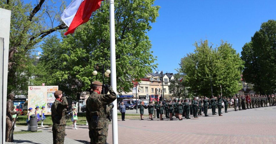 zdjęcie: Uroczyste obchody Konstytucji 3 Maja w Dębicy / fot. KPP w Dębicy fot. KPP Dębica
