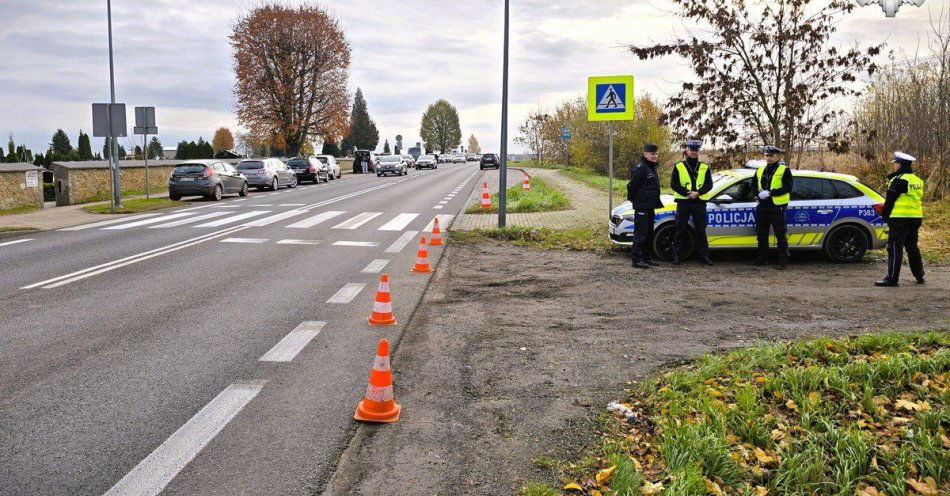 zdjęcie: Spokój podczas Wszystkich Świętych w powiecie kłobuckim / fot. KPP w Kłobucku