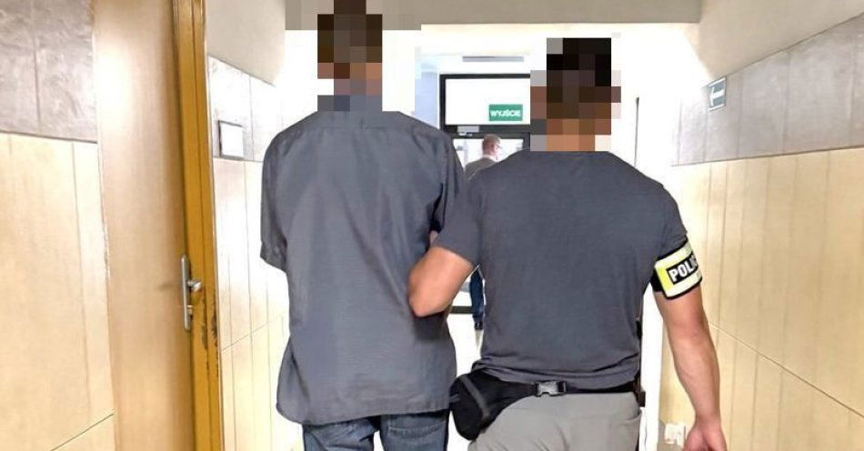 zdjęcie: Seryjny graficiarz w rękach jeleniogórskich policjantów. Swoim zachowaniem spowodował straty w  wysokości kilkudziesięciu tysięcy złotych / fot. KMP w Jeleniej Górze
