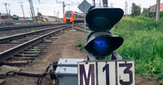 Jedna osoba poszkodowana w zderzeniu auta i pociągu na przejeździe kolejowym
