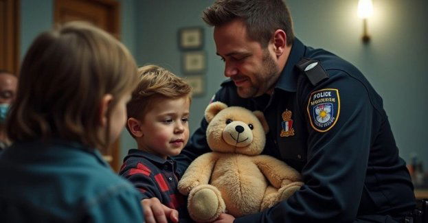 Miś Wsparcia trafia do poznańskich policjantów