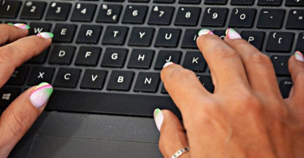 Cyberoszuści znowu zaatakowali! Kobieta straciła 60 tysięcy złotych na fałszywych inwestycjach