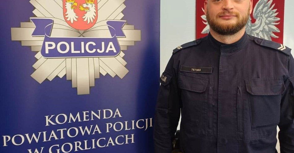 zdjęcie: St. sierż. Mateusz Stelmach dba o bezpieczeństwo Siedlisk / fot. KMP w Gorlicach