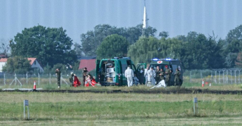 zdjęcie: Na miejscu wypadku F-16 odnaleziono kamerę; najprawdopodobniej należała do pilota, która zginął / fot. PAP