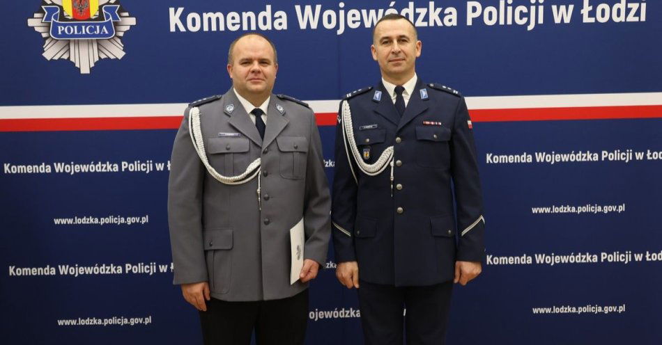 zdjęcie: Dzielnicowy Piotr Płachta awansowany podczas Święta Niepodległości / fot. KPP w Wieruszowie