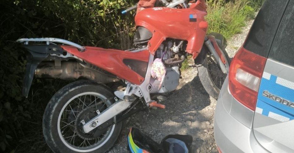 zdjęcie: Pościg za motocyklistą bez uprawnień zakończony zatrzymaniem - poszukiwany 35-latek w rękach Policji / fot. KPP w Lwówku Śląskim