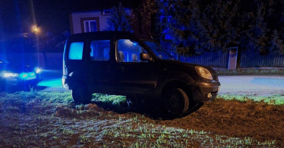zdjęcie: Kierowca renault był tak pijany, że... w alkomacie zabrakło skali / fot. KPP Kolno