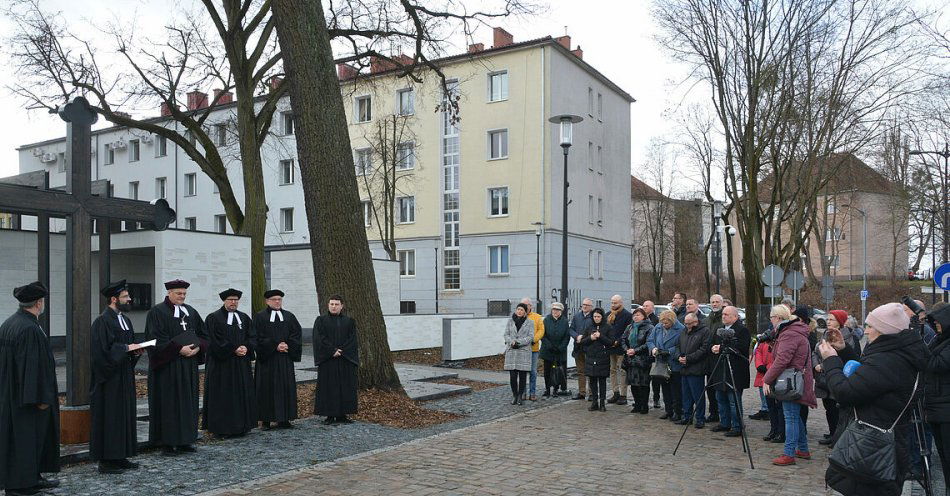 zdjęcie: Dawny cmentarz ewangelicki symbolicznie otwarty / fot. nadesłane