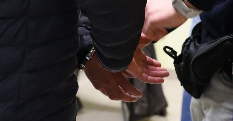 zdjęcie: Pobicie i wymuszenie sprzedaży auta. Grozi mu 20 lat / fot. KMP Białystok