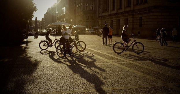 Rowerzyści i piesi – przejścia dla pieszych i przejścia sugerowane