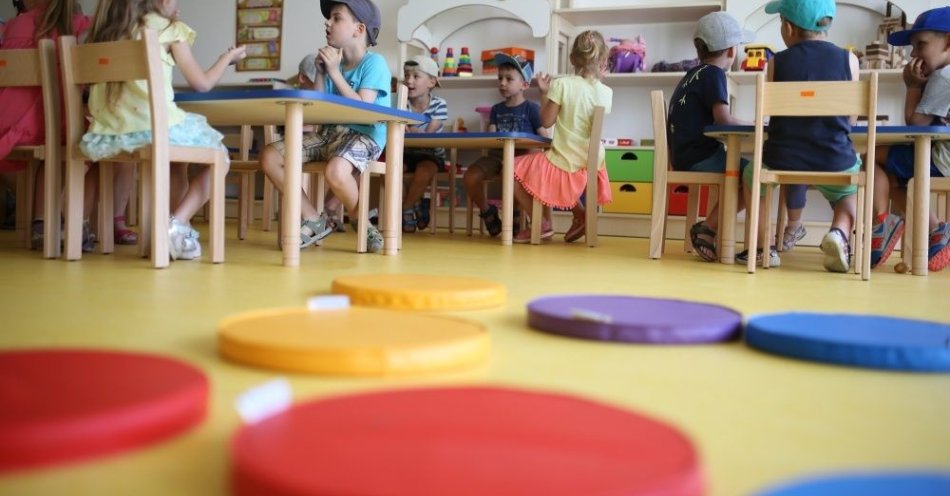zdjęcie: MEN chce, by zajęcia w przedszkolu mogły prowadzić osoby niebędącę nauczycielami / fot. PAP