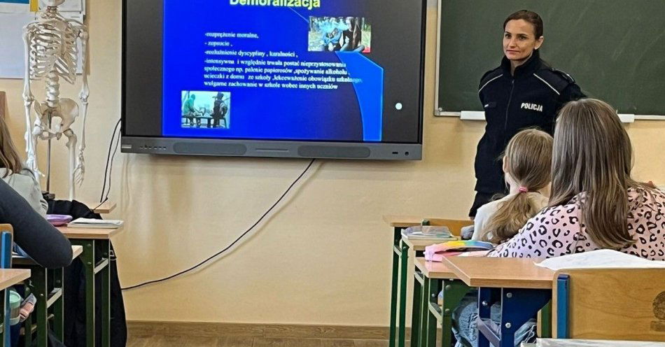 zdjęcie: Policyjna profilaktyka w szkołach zwiększa bezpieczeństwo uczniów / fot. KPP Krosno Odrzańskie