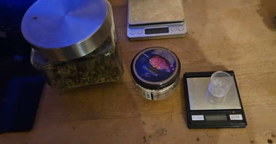 zdjęcie: Dwóch zatrzymanych w Lubinie po znalezieniu narkotyków / fot. KPP w Lubinie