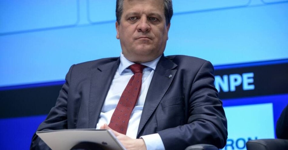 zdjęcie: Jan Rościszewski: po złożeniu wyjaśnień ws. dyplomu MBA zostałem zwolniony, deklaruję współpracę z prokuraturą / Warszawa, 26.01.2018. Wiceprezes PKO Jan Emeryk Rościszewski podczas konferencji na temat nowej usługi w zakresie e-administracji dla klientów banku PKO BP, 26 bm. w Sali Notowań w Warszawie. (obm/doro) PAP/Marcin Obara