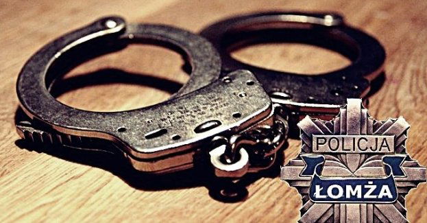 Myślał, że jak schowa się w bagażniku, to uniknie kary