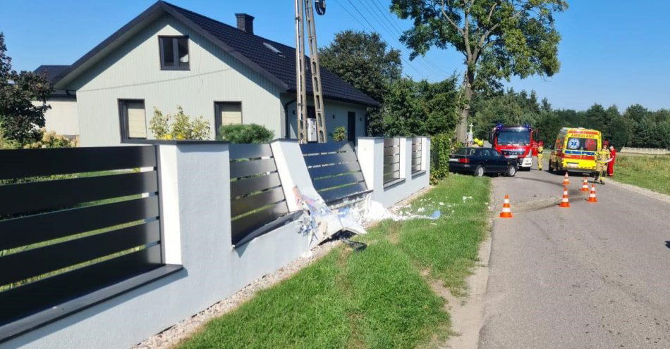 zdjęcie: Nietrzeźwy wjechał w ogrodzenie / fot. KPP w Kozienicach