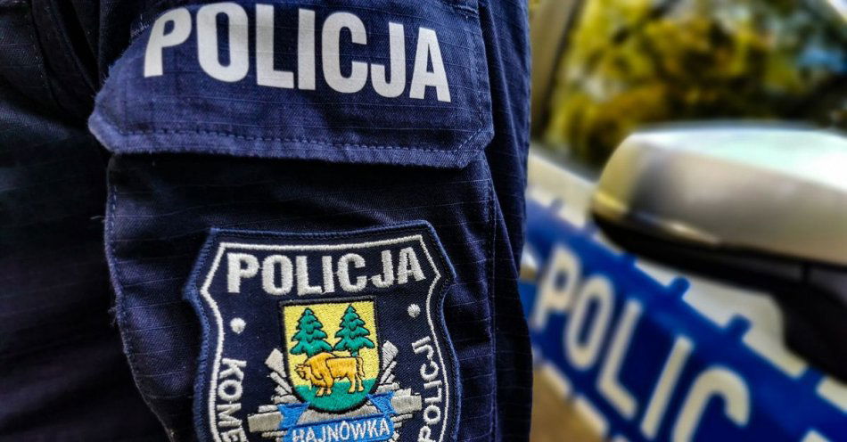 zdjęcie: Zaparkowali na zatoce autobusowej- okazało się, że mieli narkotyki / fot. KPP Hajnówka
