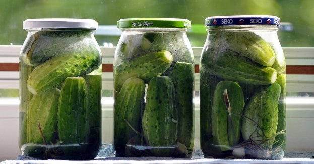 Złodziej przetworów zatrzymany przez policję; najbardziej smakowały mu ogórki