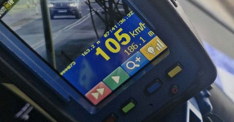 zdjęcie: Jechał 105 km/h poza zabudowanym i stracił prawo jazdy / fot. KPP w Chełmnie