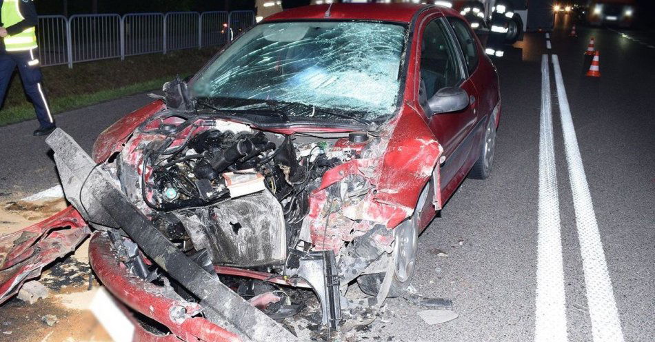 zdjęcie: Uderzył w jadące przed nim auto. W organizmie miał niemal 2 promile alkoholu / fot. KMP Biała Podlaska