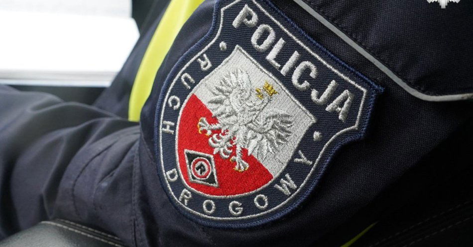 zdjęcie: Policjanci uratowali kobietę 48 lat spacerującą na mrozie / fot. KPP w Mikołowie