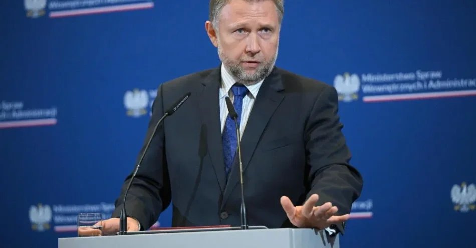 zdjęcie: Kierwiński: Polska weźmie aktywny udział w specjalnym posiedzeniu Rady UE ds. wewnętrznych ws. Ceuty / Warszawa, 02.07.2026. Minister spraw wewnętrznych i administracji Marcin Kierwiński na konferencji prasowej w siedzibie MSWiA w Warszawie, 2 bm. Spotkanie dot. uderzenia służb w międzynarodową przestępczość narkotykową. (mo/zkoc) PAP/Marcin Obara