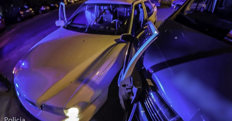 zdjęcie: Uciekał przed patrolem, rozbił kilka aut. Nietrzeźwy kierowca zatrzymany / fot. KMP Gorzów Wielkopolski