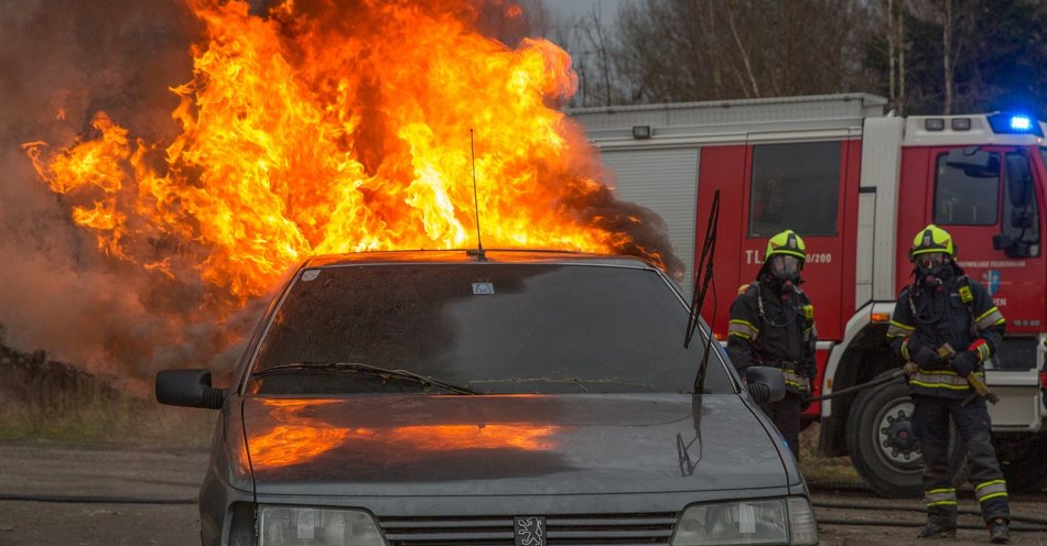 zdjęcie: Seryjny podpalacz pojazdów zatrzymany przez legnickich policjantów / pixabay/5211457