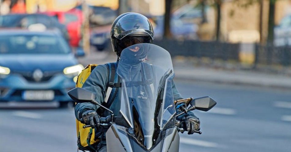 zdjęcie: Policja wyjaśnia okoliczności wypadku, w którym zginął motocyklista / pixabay/7561737