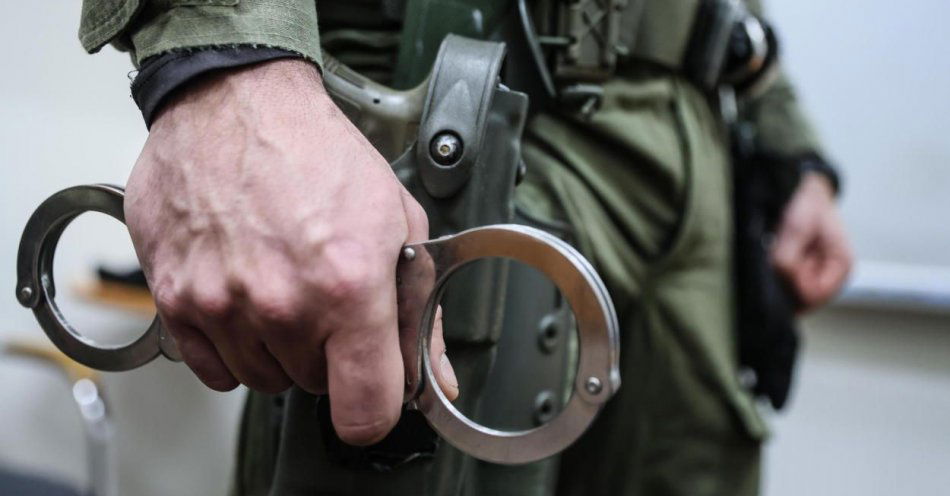 zdjęcie: Prawie 200 kilogramów narkotyków wartych ok. 16 mln zł przejęli policjanci / fot. PAP