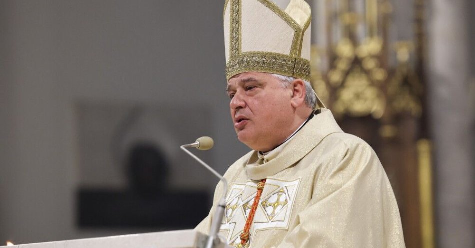 zdjęcie: Łódź: kardynał Krajewski potwierdził dalszą działalność komisji ds. badania nadużyć seksualnych w diecezji / Łódź, 02.04.2026. Metropolita archidiecezji łódzkiej kardynał Konrad Krajewski podczas Mszy Wieczerzy Pańskiej w Archikatedrze Łódzkiej, 2 bm. (aldg) PAP/Marian Zubrzycki