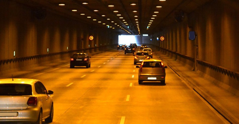 zdjęcie: Przez dwie noce zamknięty dla ruchu tunel w Zielonkach na północnej obwodnicy miasta / v23131399