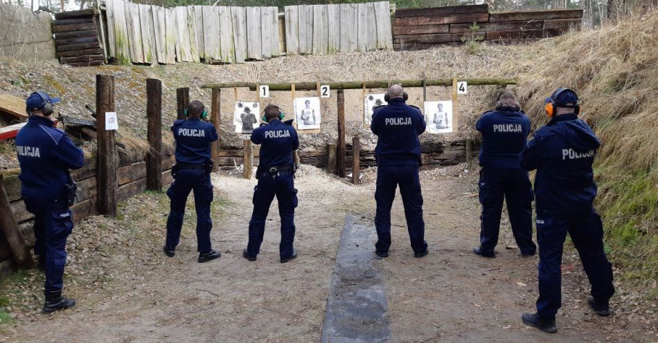 zdjęcie: Ćwiczyli umiejętności strzeleckie / fot. KPP Mogilno