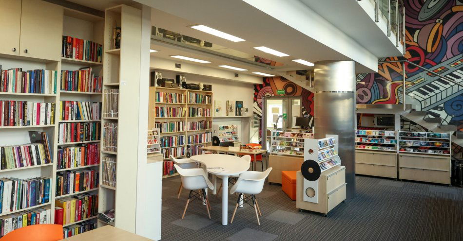 zdjęcie: Wojewódzka Biblioteka Publiczna im. Marszałka J. Piłsudskiego w Łodzi obchodzi 50. rocznicę nadania jej statusu biblioteki wojewódzkiej / fot. nadesłane