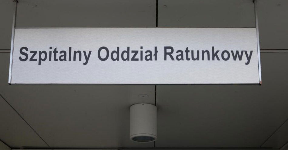 zdjęcie: Mężczyzna zaatakował lekarzy i ratowników na SOR w Legnicy, dziewięciu pracowników zostało rannych / fot. PAP