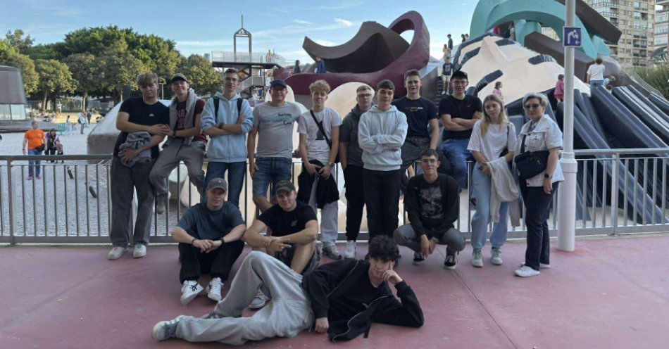 zdjęcie: Praktyki zawodowe Samochodówki w Walencji / fot. nadesłane