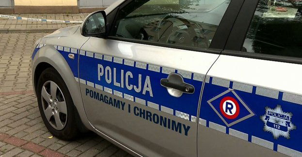 Policjanci opatrzyli 10-latka, który spadł ze schodów