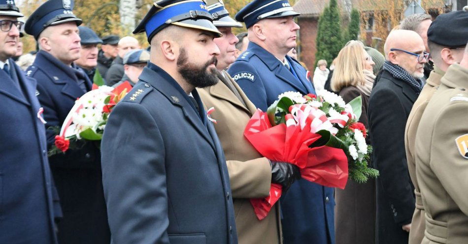 zdjęcie: Szczecinek uczcił Narodowe Święto Niepodległości / fot. KPP w Szczecinku