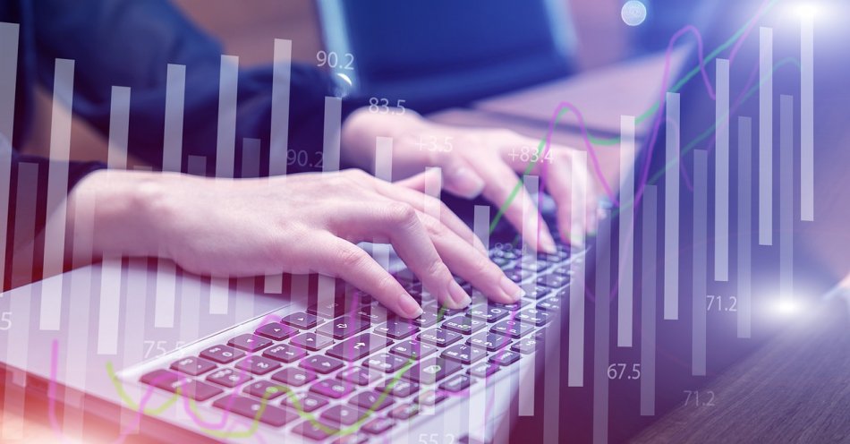 zdjęcie: Chciała sprzedać odzież na internetowym portalu sprzedażowym, straciła 9 000 złotych / pixabay/2722108