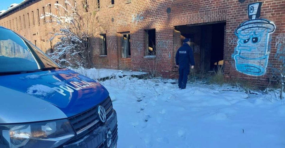 zdjęcie: Policjanci uratowali marznącego na śmierć seniora / fot. KPP Głubczyce