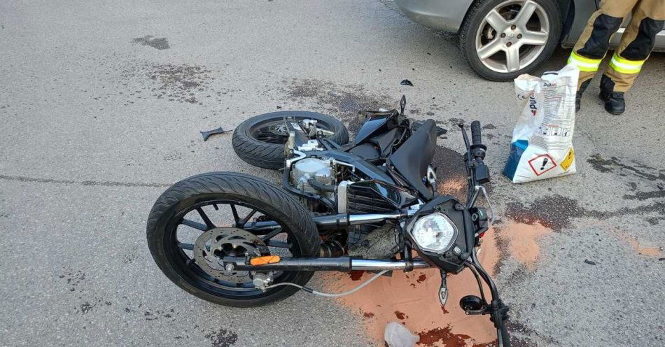 zdjęcie: Potrącenie motorowerzysty / fot. KPP Lubartów