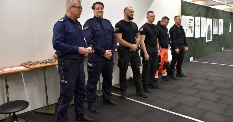 zdjęcie: Kobiety w policji świętują 100 lat zawodami strzeleckimi / fot. KMP w Kaliszu